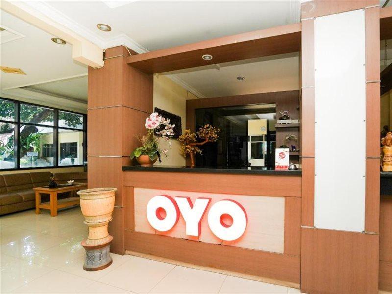 Oyo 1652 Hotel Tampiarto Probolinggo Dış mekan fotoğraf