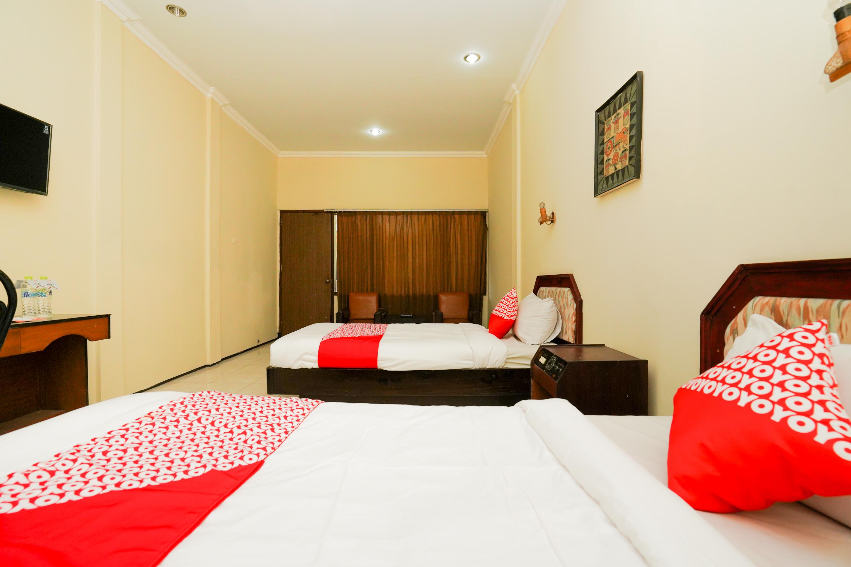 Oyo 1652 Hotel Tampiarto Probolinggo Dış mekan fotoğraf