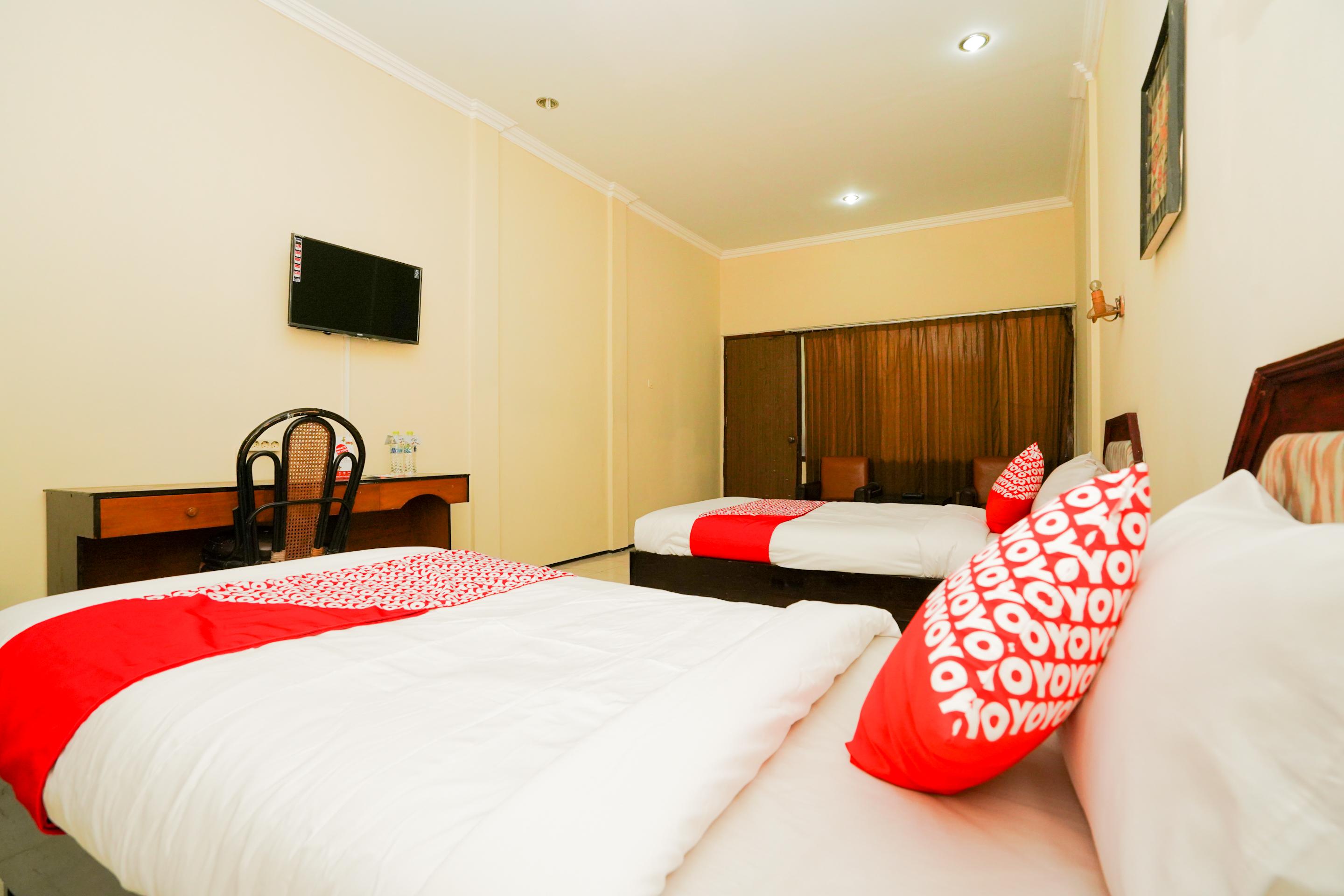 Oyo 1652 Hotel Tampiarto Probolinggo Dış mekan fotoğraf