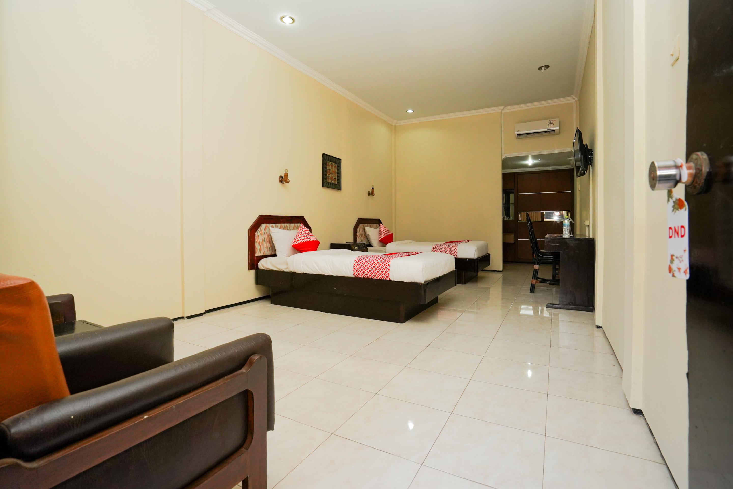 Oyo 1652 Hotel Tampiarto Probolinggo Dış mekan fotoğraf
