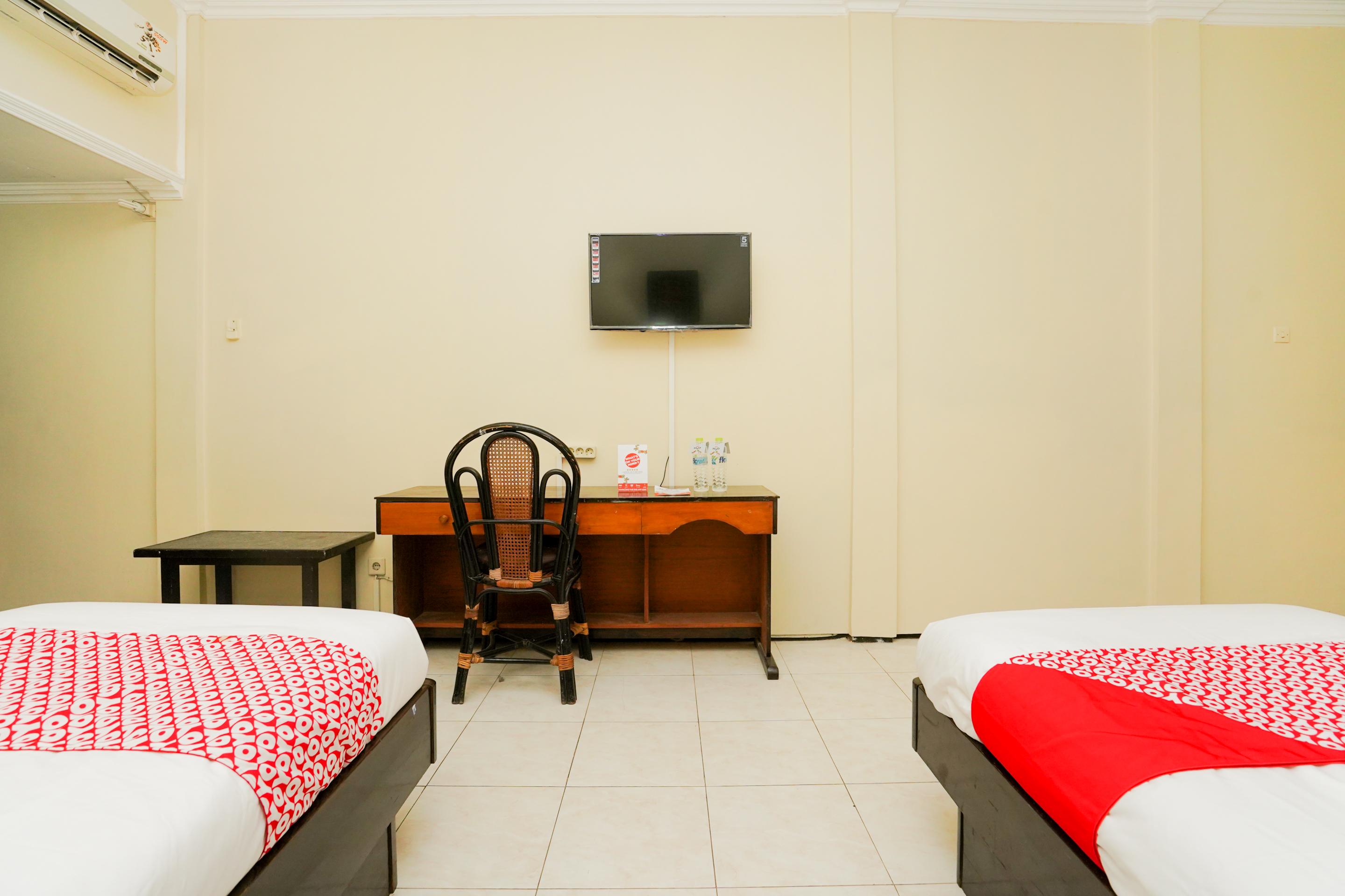 Oyo 1652 Hotel Tampiarto Probolinggo Dış mekan fotoğraf