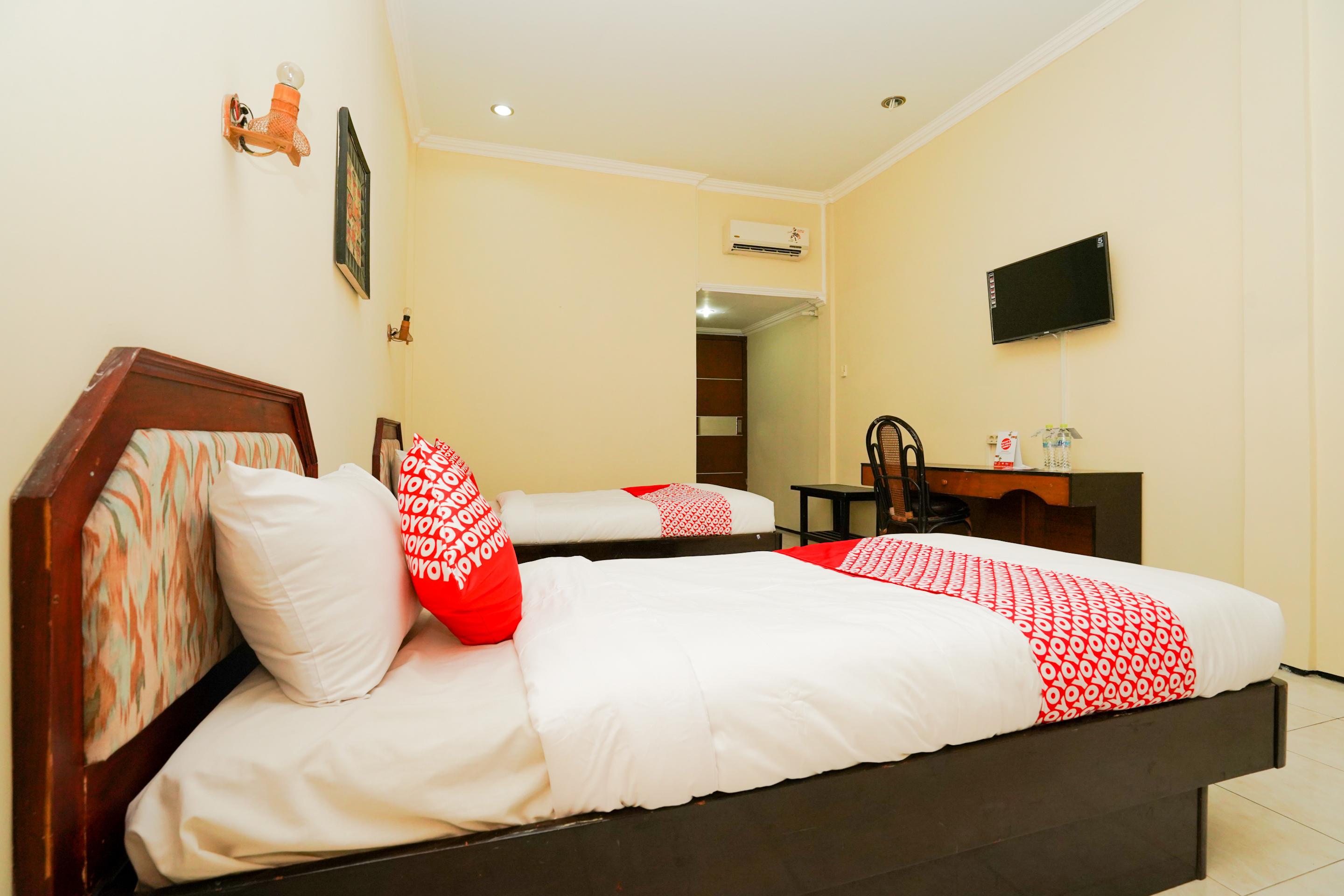 Oyo 1652 Hotel Tampiarto Probolinggo Dış mekan fotoğraf