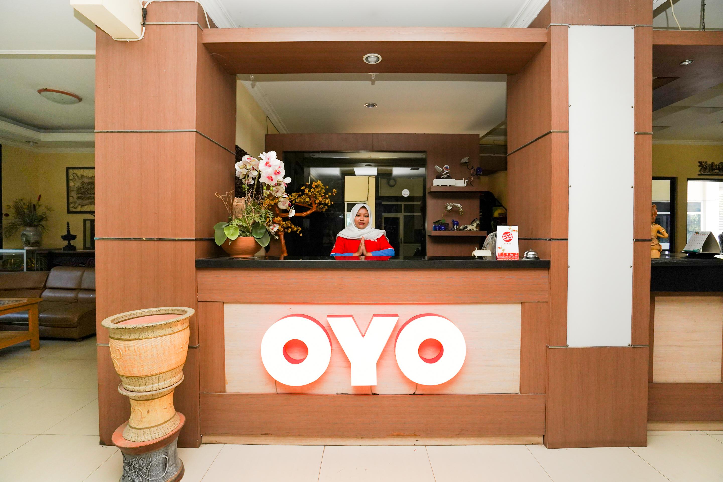 Oyo 1652 Hotel Tampiarto Probolinggo Dış mekan fotoğraf