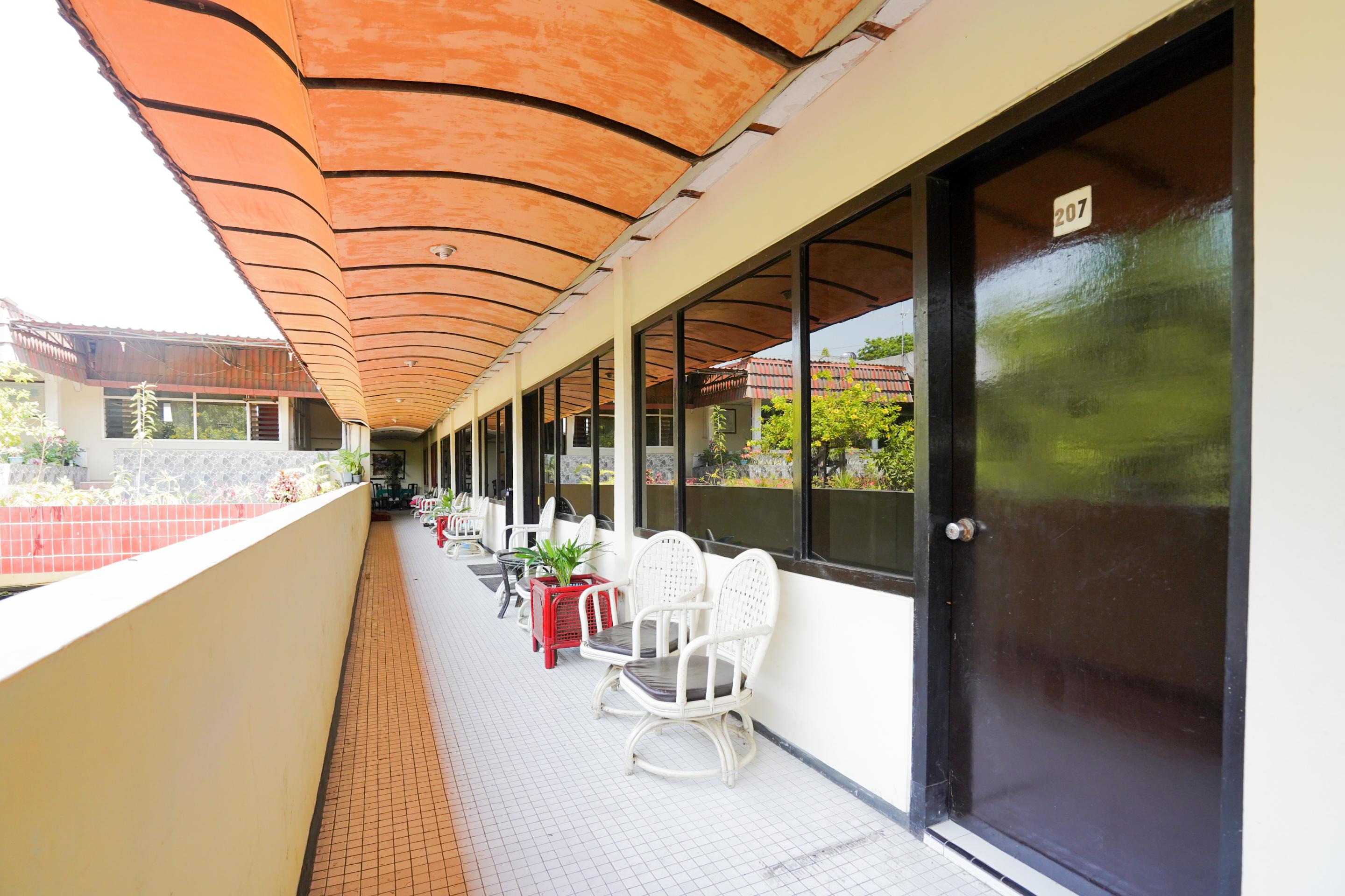 Oyo 1652 Hotel Tampiarto Probolinggo Dış mekan fotoğraf