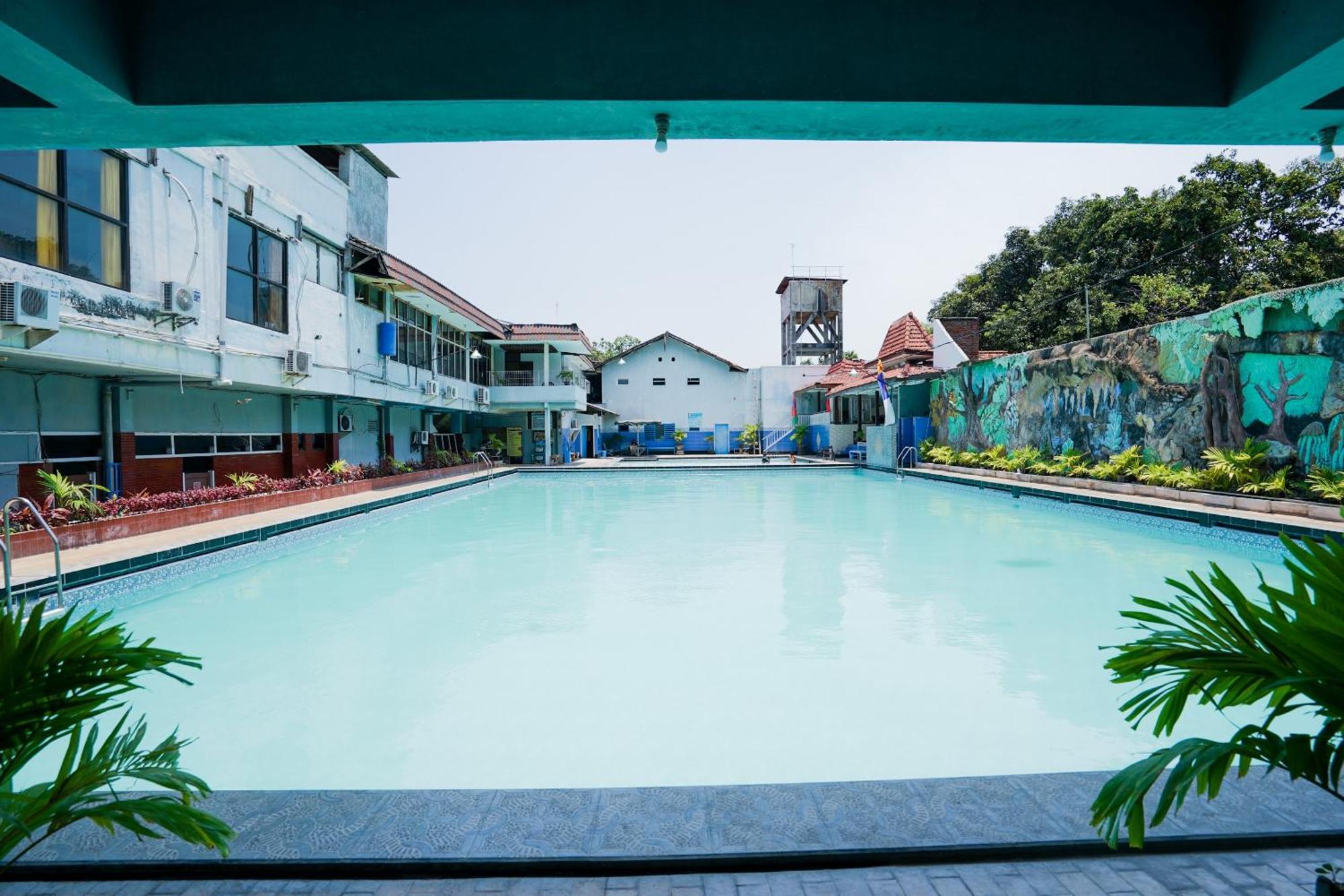 Oyo 1652 Hotel Tampiarto Probolinggo Dış mekan fotoğraf