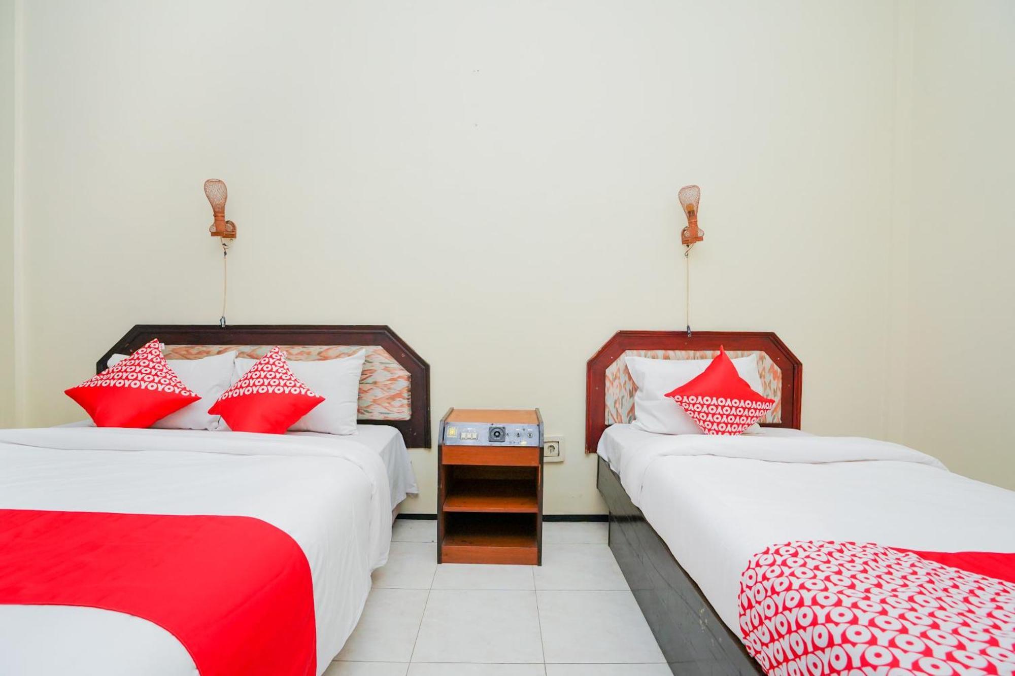 Oyo 1652 Hotel Tampiarto Probolinggo Dış mekan fotoğraf