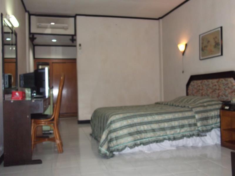 Oyo 1652 Hotel Tampiarto Probolinggo Dış mekan fotoğraf